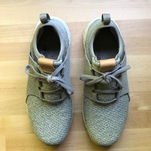 New Balance grey knit sneakers